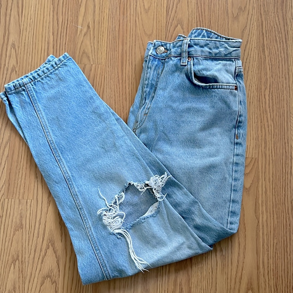 TOPSHOP Mom Jean Size 28